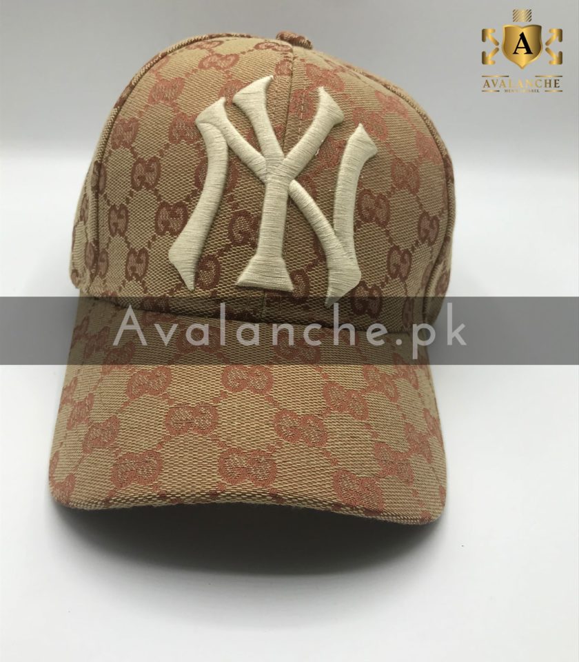 GUCCI TAN NY YANKEES EDITION GG SUPREME PATCH CAP IN BROWN